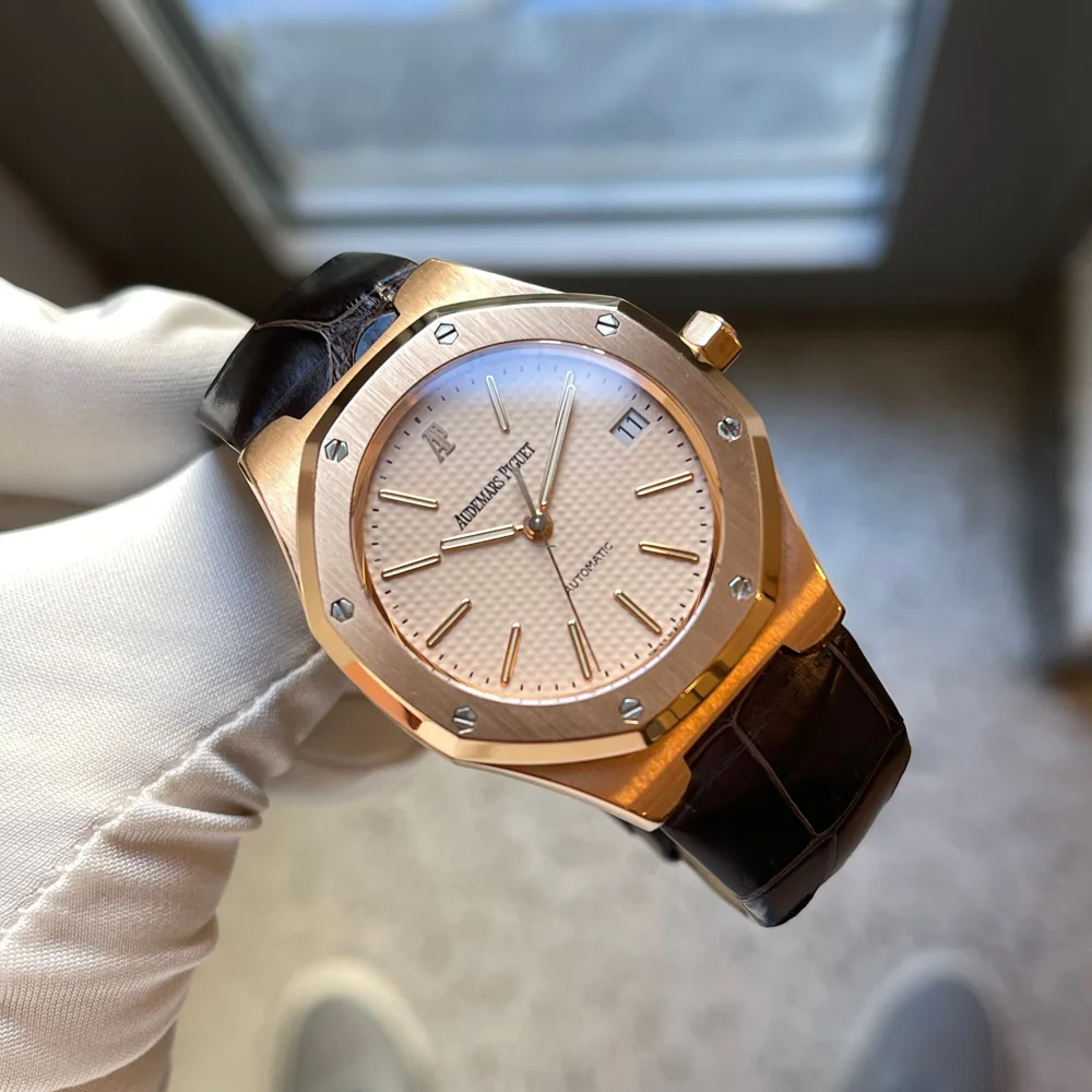 Audemars Piguet Royal Oak RG with extract from the archives